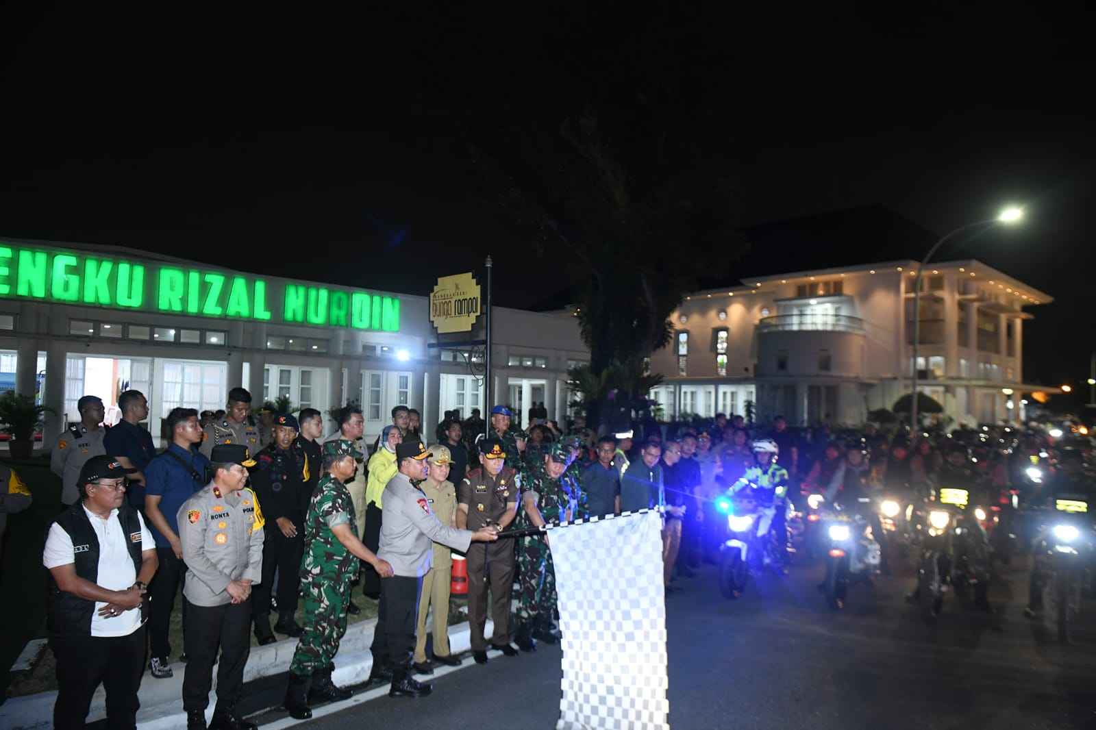 b0e205b3-cb0d-4e2c-b40c-ff87f911d8e4_11zon