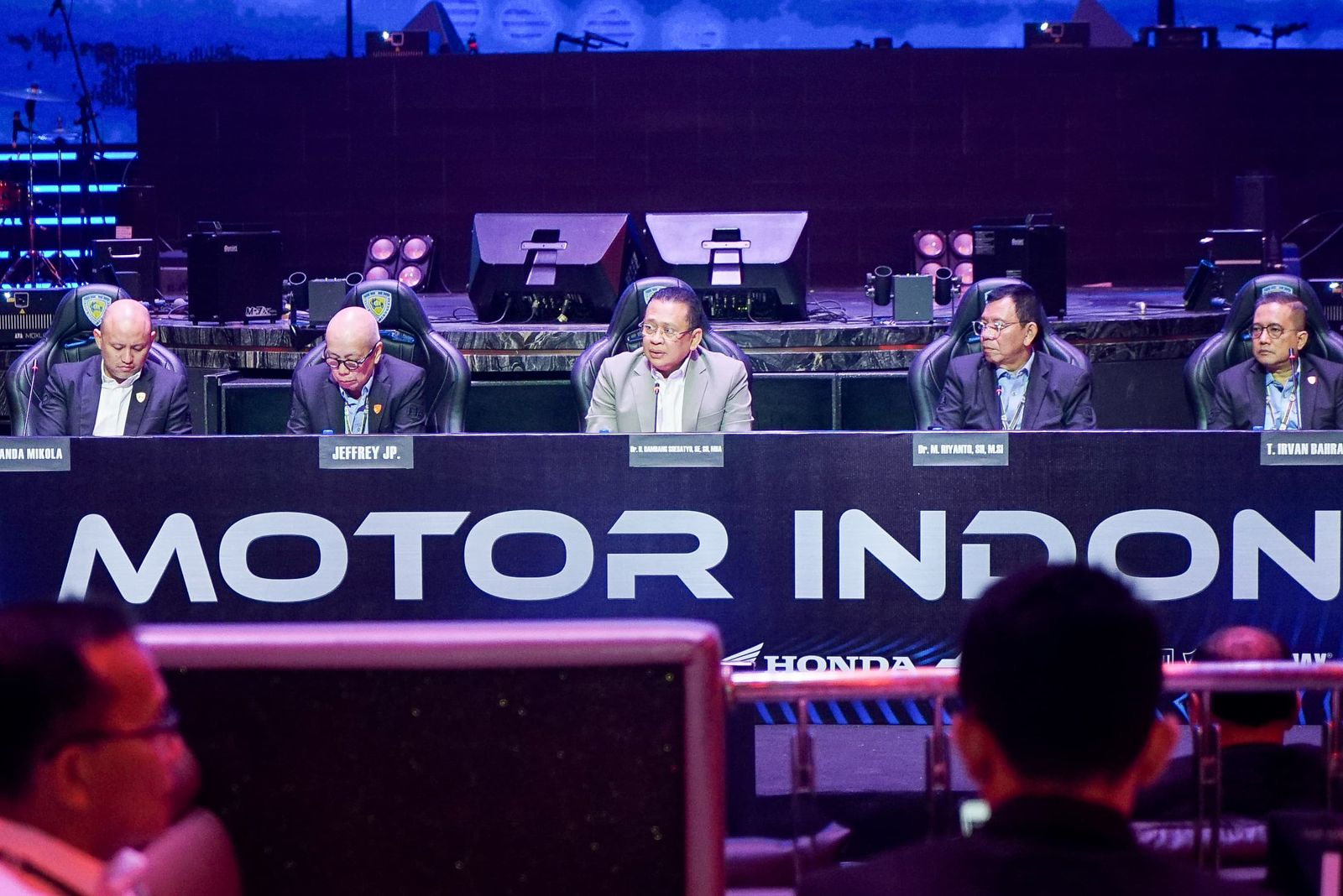 a013b73a-8e40-4cd5-bfdb-1928c807d7e8