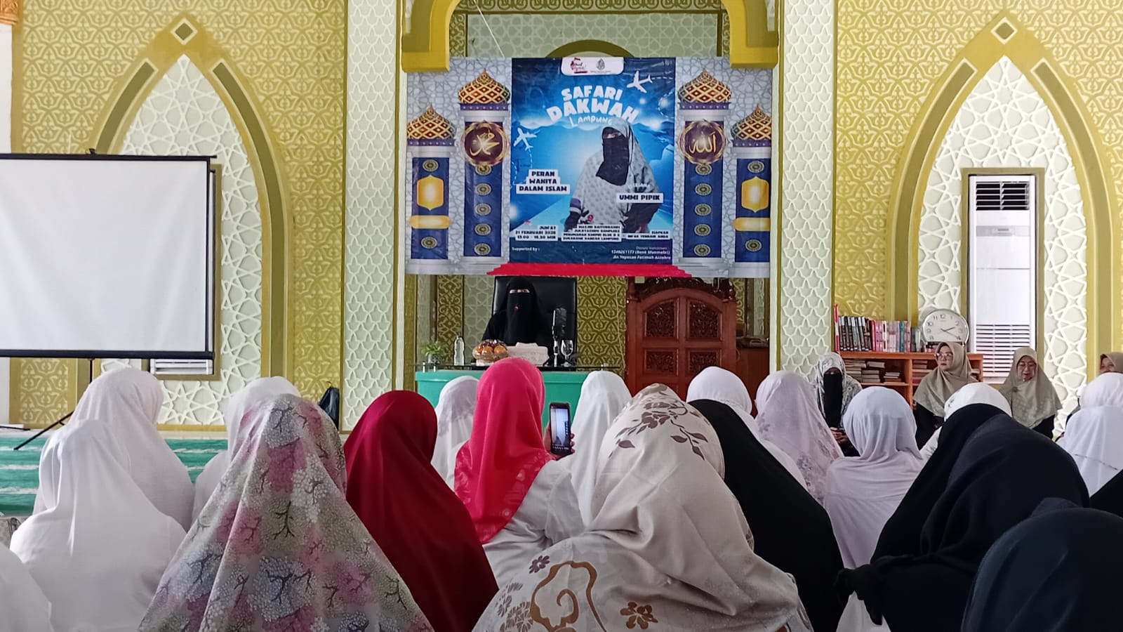 Ummi Pipik pada saat Kajian Safari Dakwah. (21/2). (Dok. Arsiya Oganara)